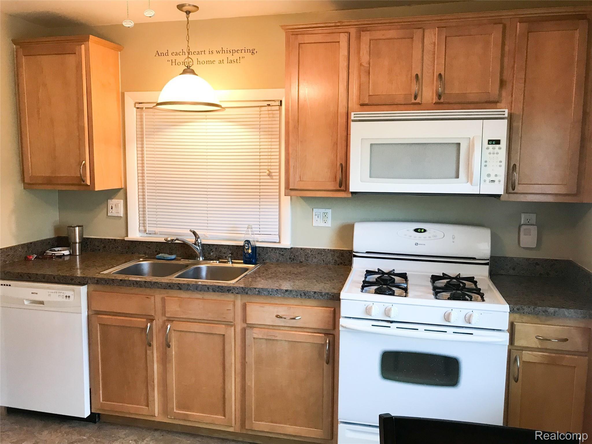 2410 Chicago Road Warren, MI 48092 - Photo 10 of 23 5AA09574-91AB-4188-B3E4-693D341909B7.jpeg