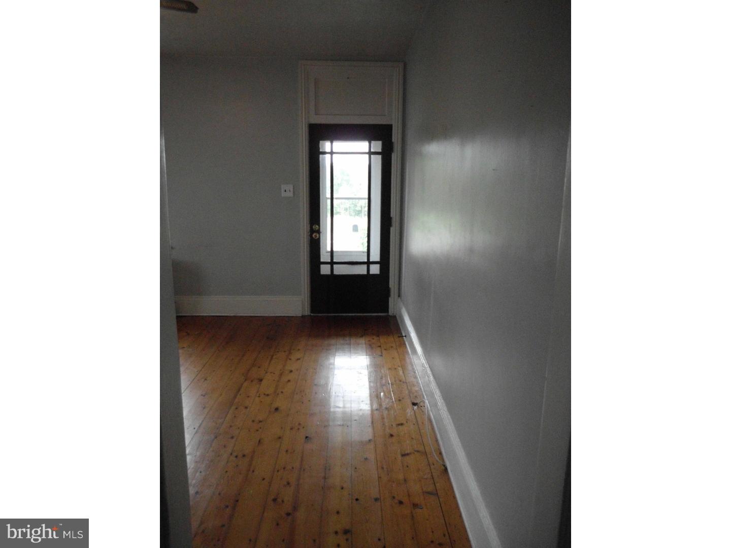 2535 Kutztown Road Pennsburg, PA 18073 - Photo 14 of 24 Living Room