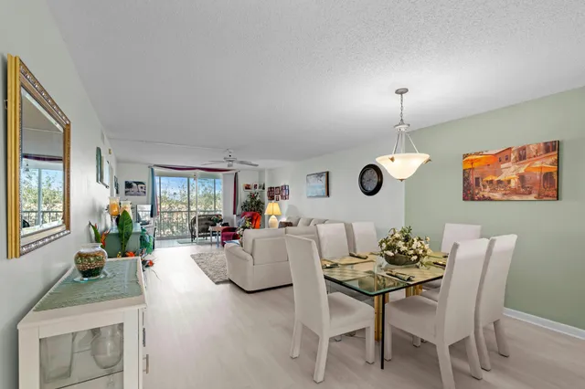 $189,900 | 4735 Lucerne Lakes Boulevard East, Unit 402, Lake Worth, FL 33467