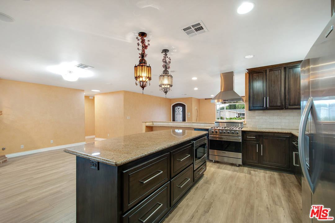 24101 Highlander Road West Hills, CA 91307 - Photo 19 of 27 Gallery Image 19