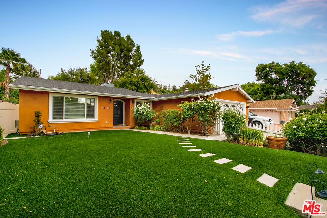 24101 Highlander Road West Hills, CA 91307 - Photo 3 of 27 Gallery Image 3
