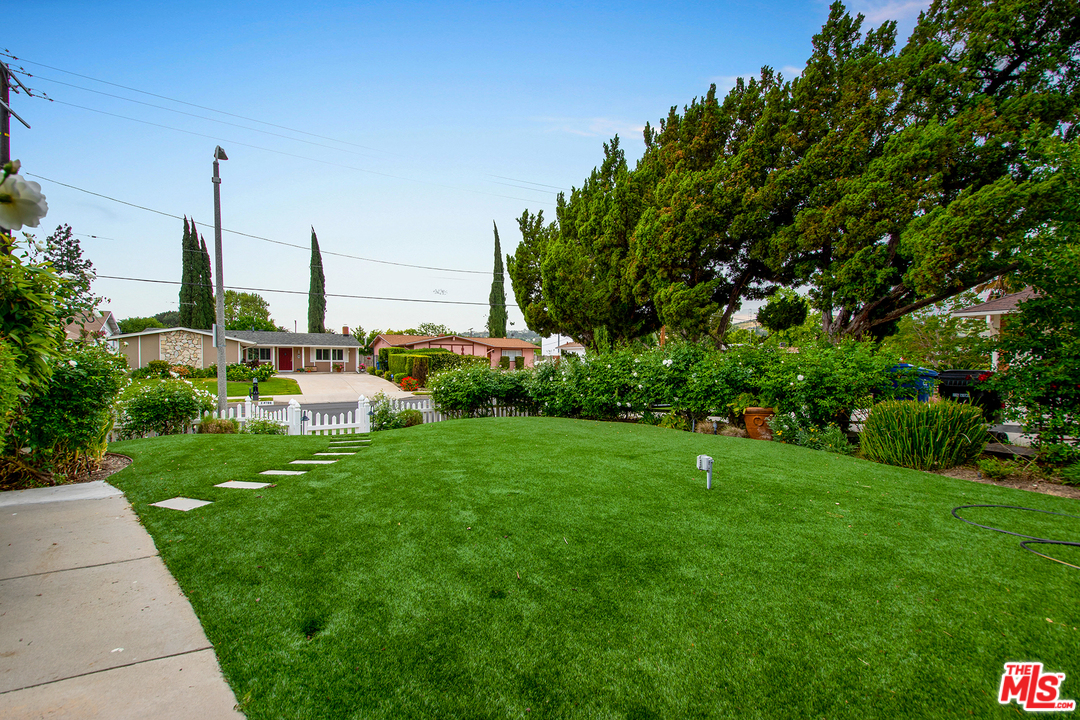 24101 Highlander Road West Hills, CA 91307 - Photo 4 of 27 Gallery Image 4