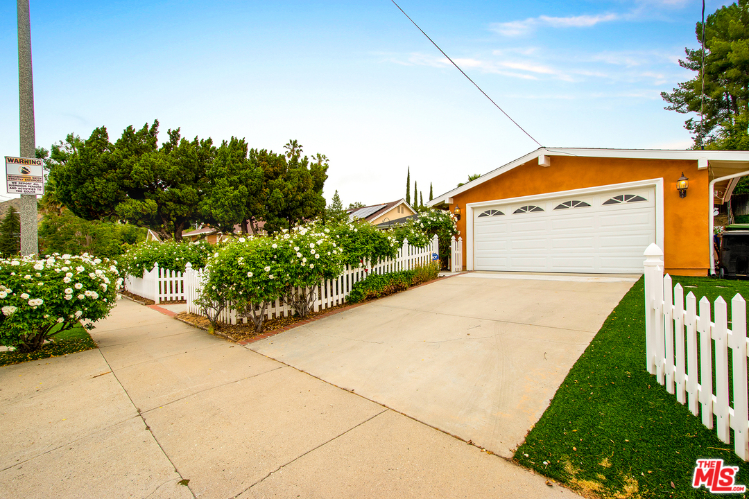 24101 Highlander Road West Hills, CA 91307 - Photo 5 of 27 Gallery Image 5