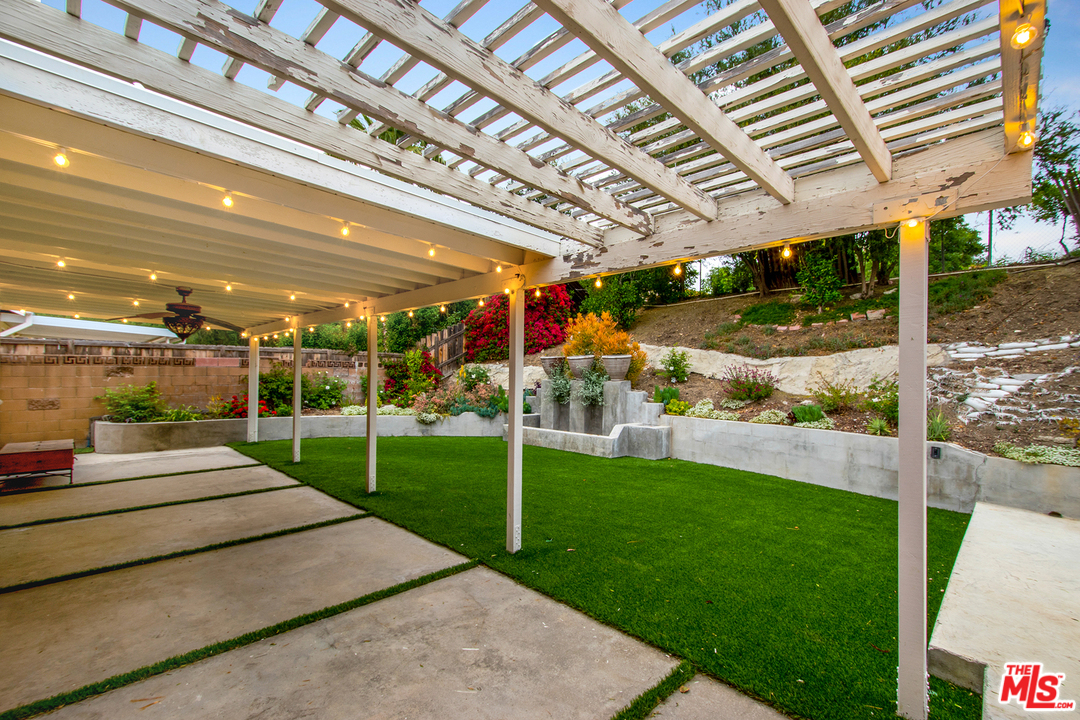 24101 Highlander Road West Hills, CA 91307 - Photo 7 of 27 Gallery Image 7