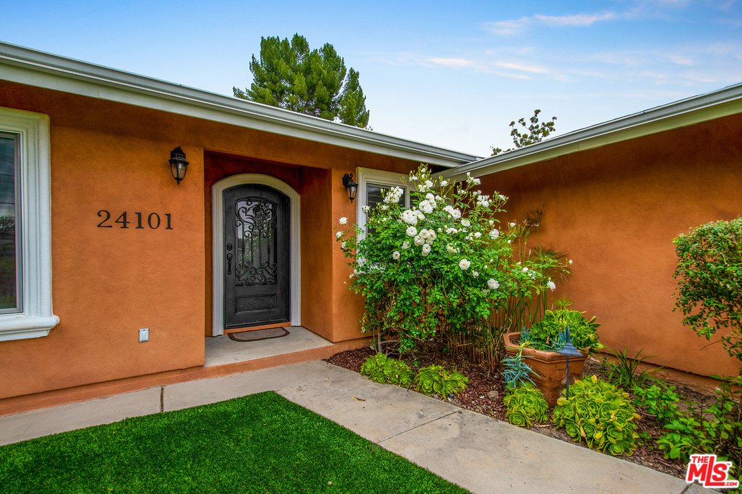 24101 Highlander Road West Hills, CA 91307 - Photo 10 of 27 Gallery Image 10