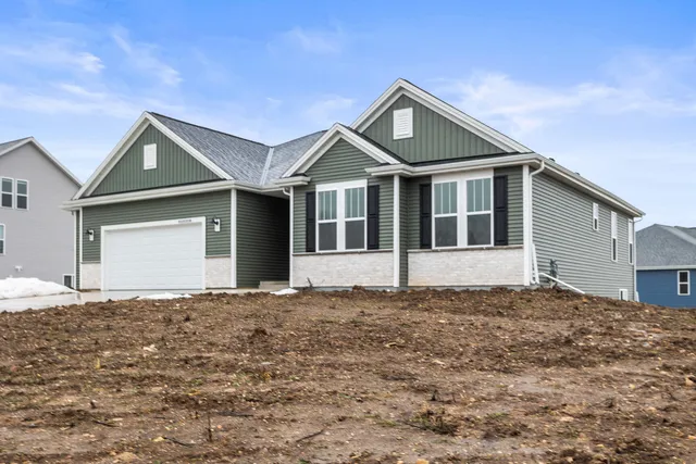 $599,900 | N101W16795 Gunflint Trail, Germantown, WI 53022