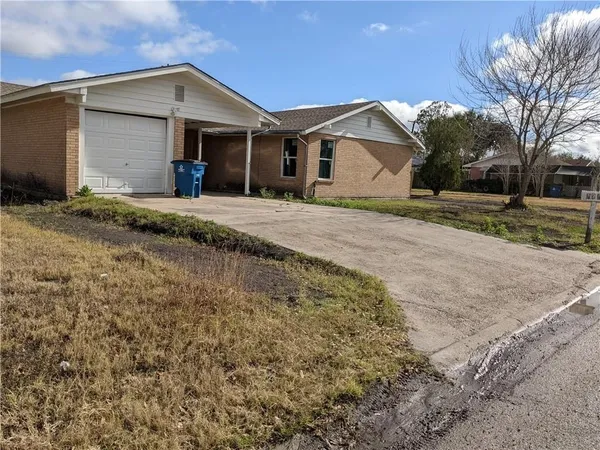 $115,000 | 124 Redwood Drive, Mathis, TX 78368