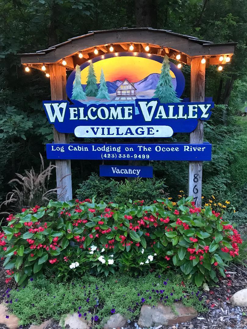 867 Welcome Valley Road Benton, TN 37307 - Photo 3 of 122 Sign with lights summer