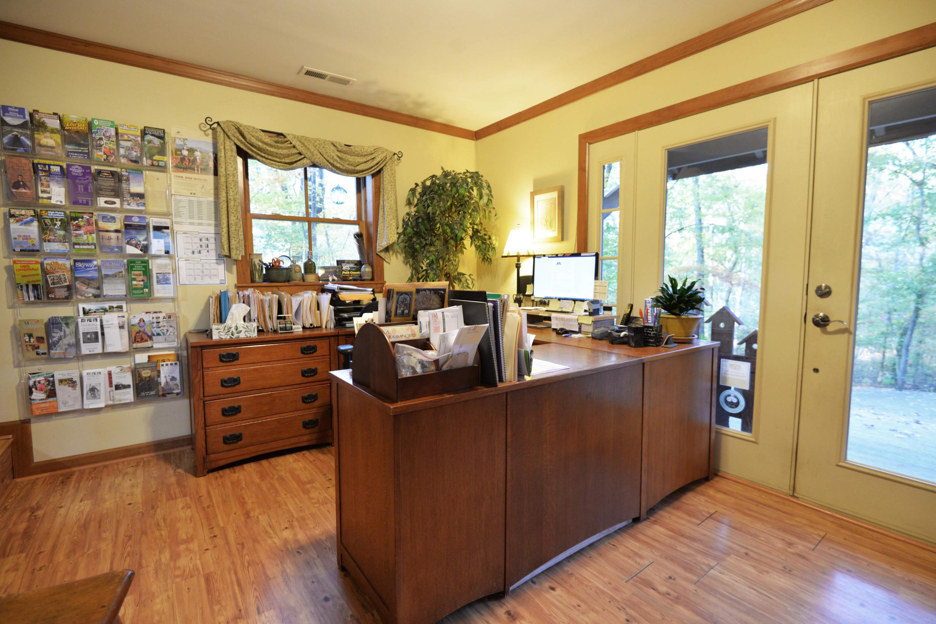 867 Welcome Valley Road Benton, TN 37307 - Photo 31 of 122 Main house office interior