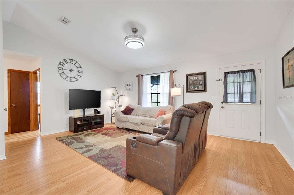 615 East Inverness Boulevard Inverness, FL 34452 - Photo 8 of 37