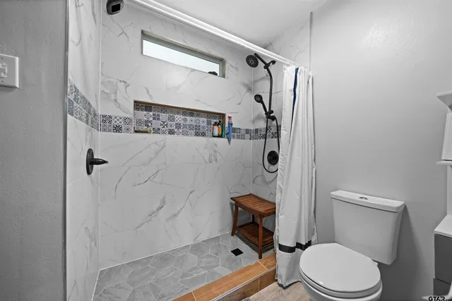 $688,900 | 126 County Road 4212, Jacksonville, TX 75766