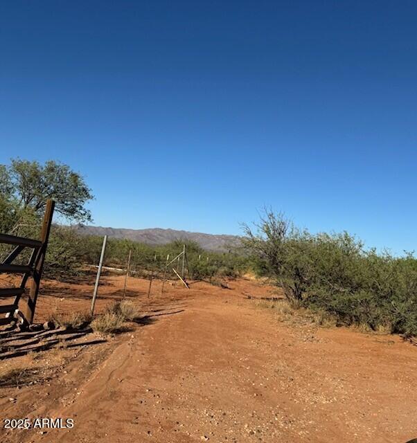 6000 South Hargis Ranch Road, Unit 33 Hereford, AZ 85615 - Photo 7 of 8 a view of a basketball court