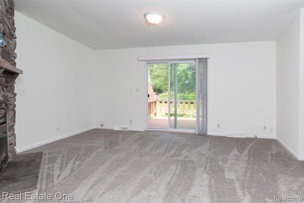 9575 Beech Daly Road Taylor, MI 48180 - Photo 4 of 33