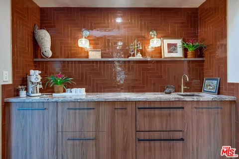 $2,299,000 | 526 Michillinda Way, Sierra Madre, CA 91024