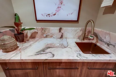 $2,299,000 | 526 Michillinda Way, Sierra Madre, CA 91024