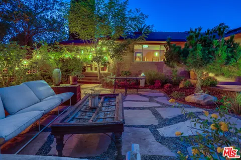 $2,299,000 | 526 Michillinda Way, Sierra Madre, CA 91024