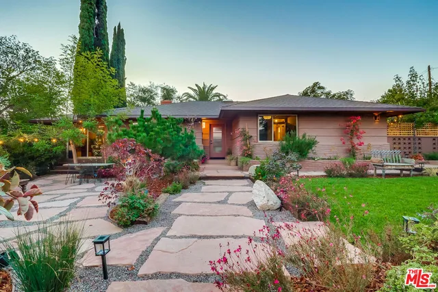 $2,299,000 | 526 Michillinda Way, Sierra Madre, CA 91024