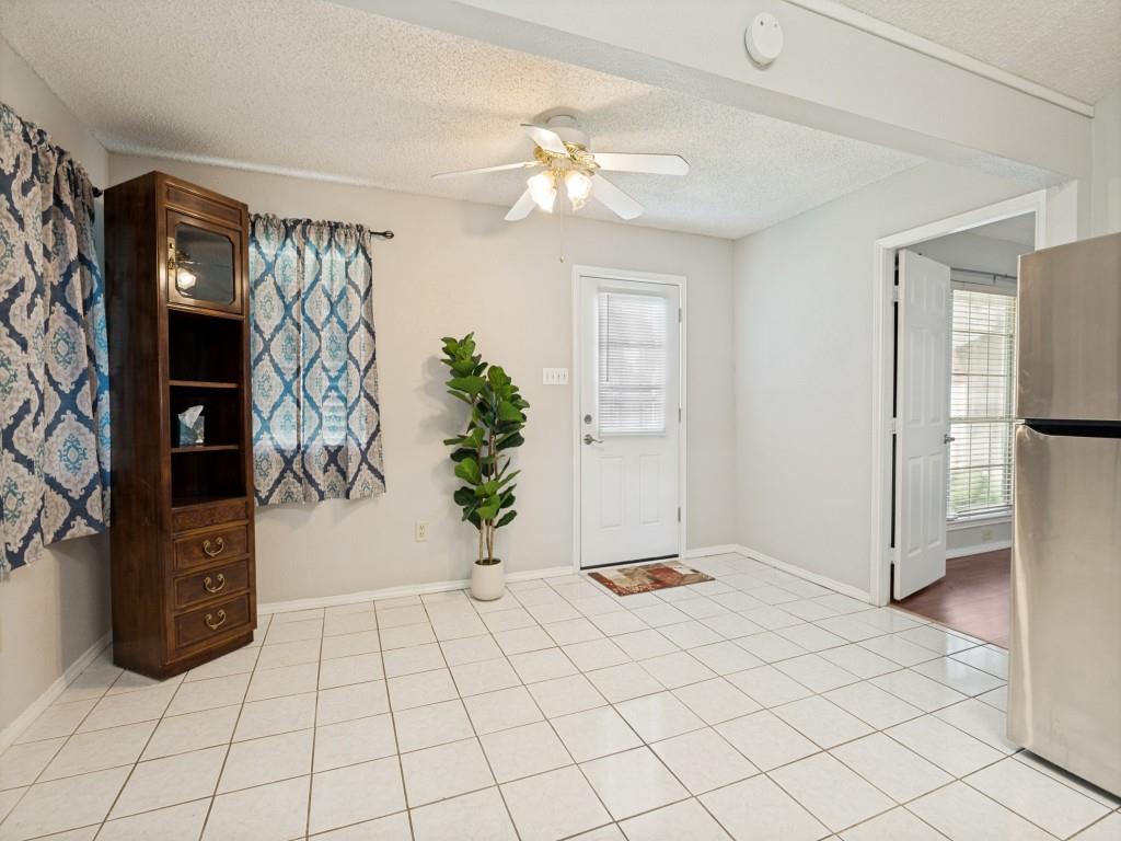 3605 Royal Valley Road Grand Prairie, TX 75052 - Photo 9 of 17 This the the extra bonus space that can be utilized as a breakfast area, play area, home office space, whatever works with your lifestyle