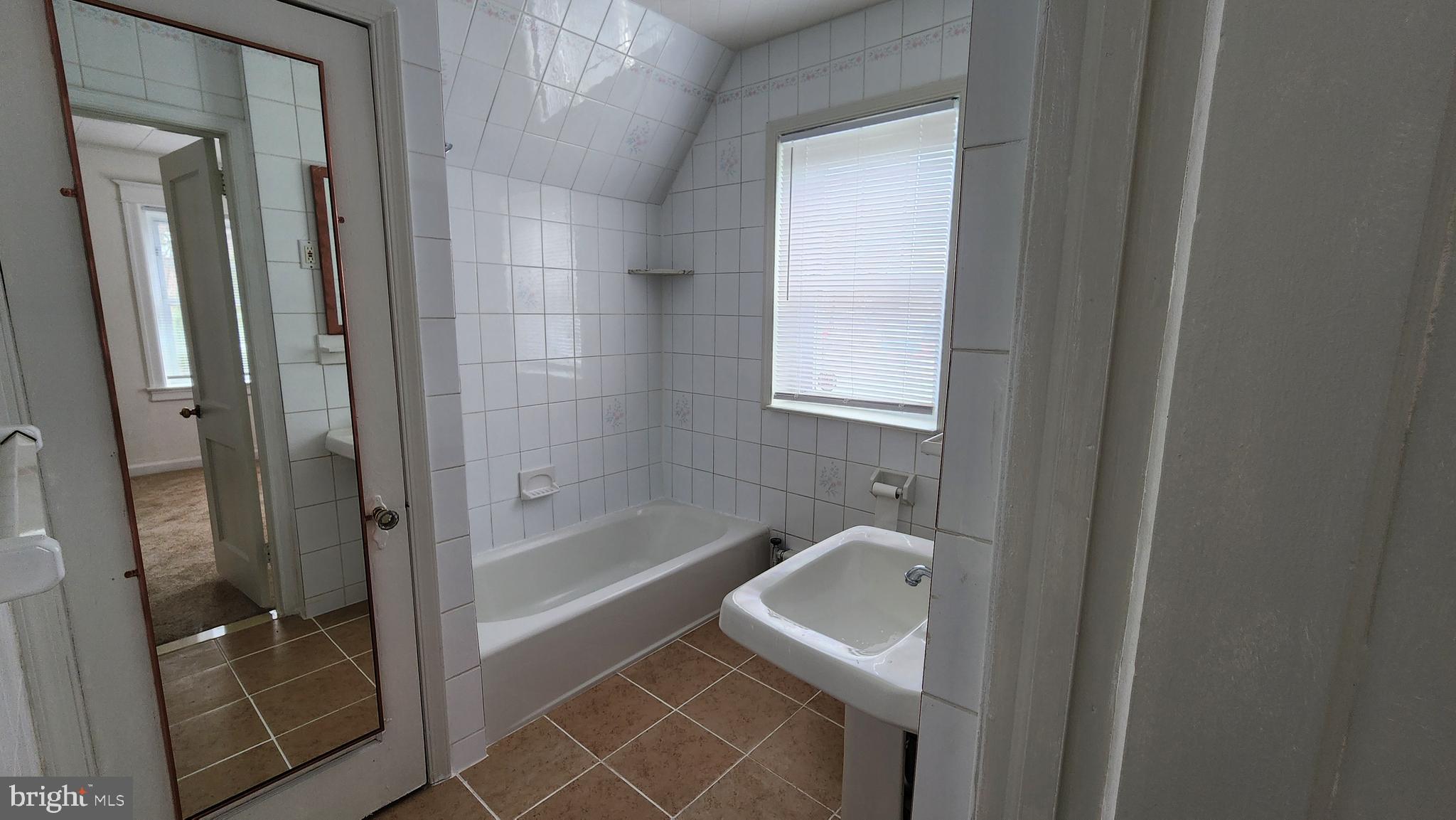 3424 Rhawn Street Philadelphia, PA 19136 - Photo 11 of 24 Gallery Image 11
