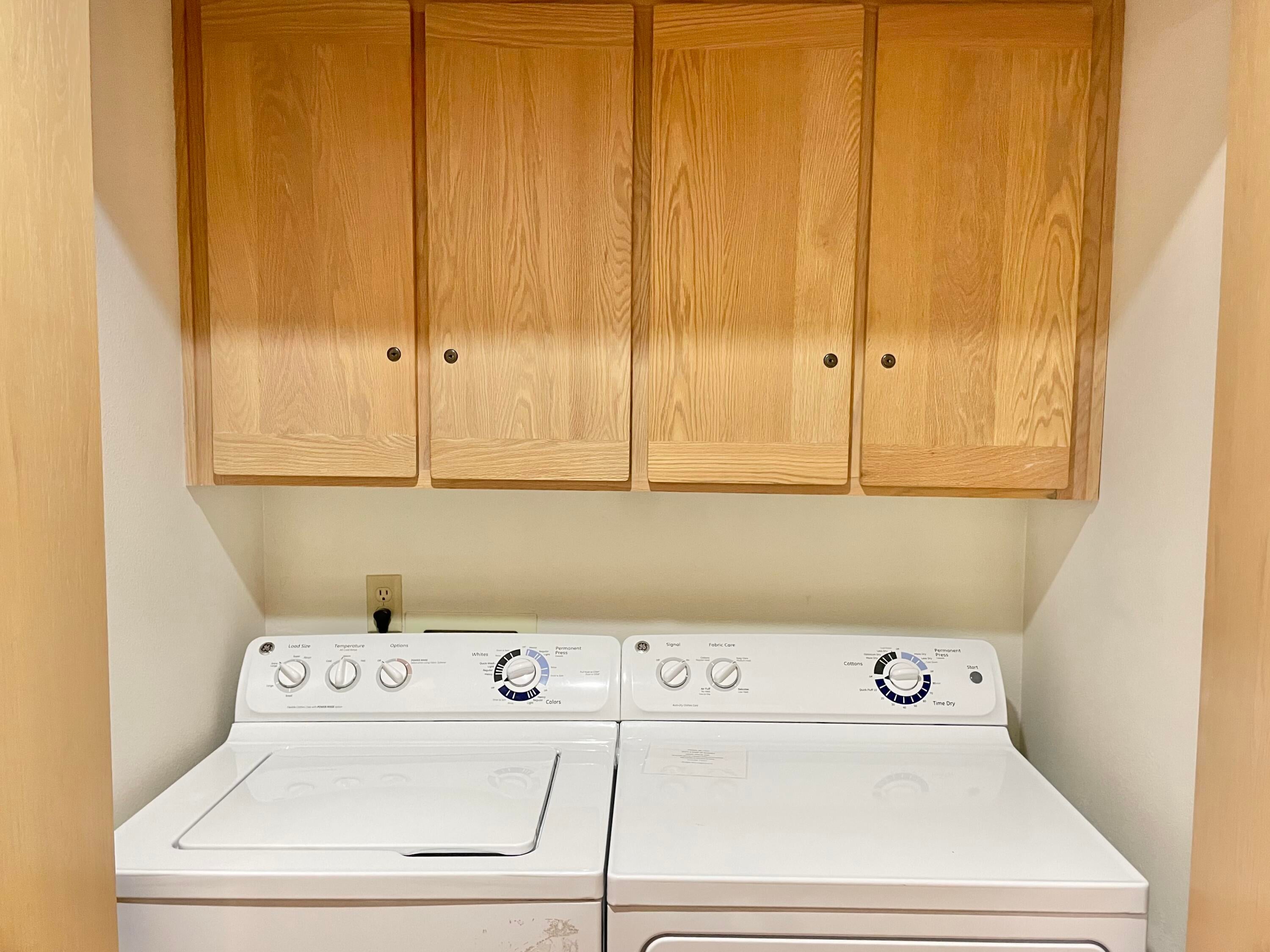 57351 Beaver Ridge Loop, Unit 19B1 Sunriver, OR 97707 - Photo 15 of 30 15-Washer:Dryer-R19