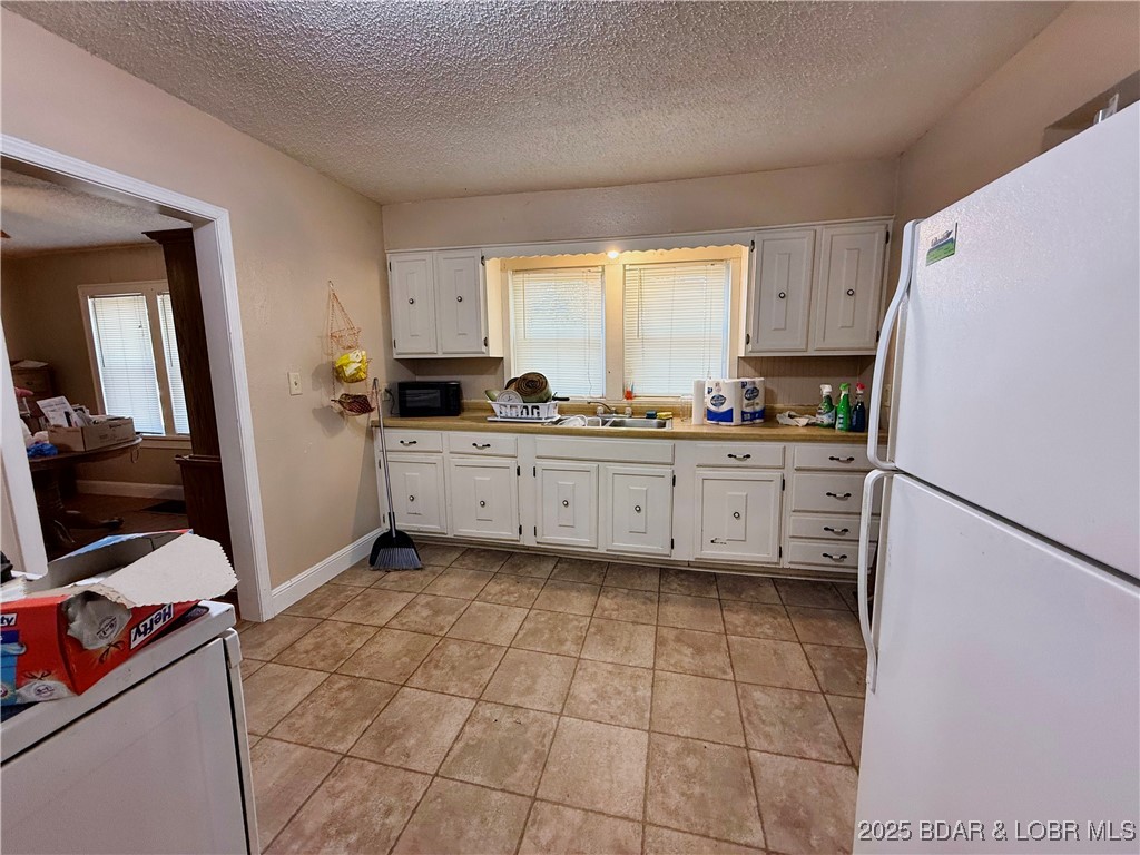 2360 Highway 17 Iberia, MO 65486 - Photo 9 of 23 Kitchen