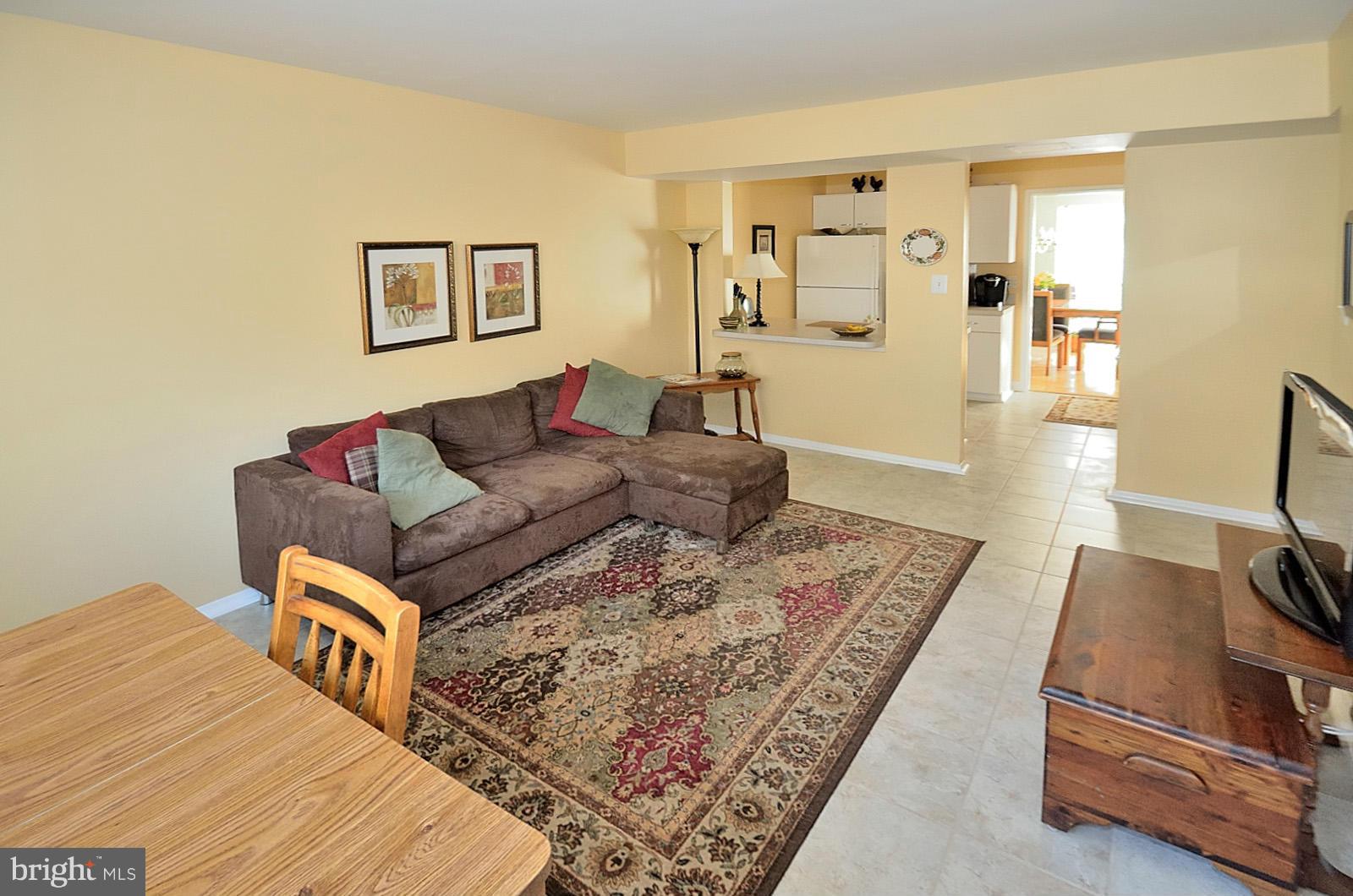 1730 Ivy Oak Square Reston, VA 20190 - Photo 11 of 25 Family Room
