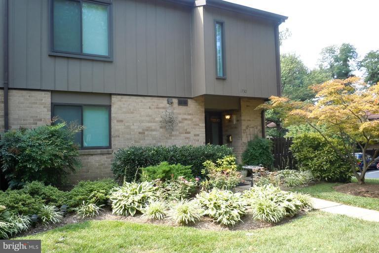 1730 Ivy Oak Square Reston, VA 20190 - Photo 3 of 25 Exterior (Front)