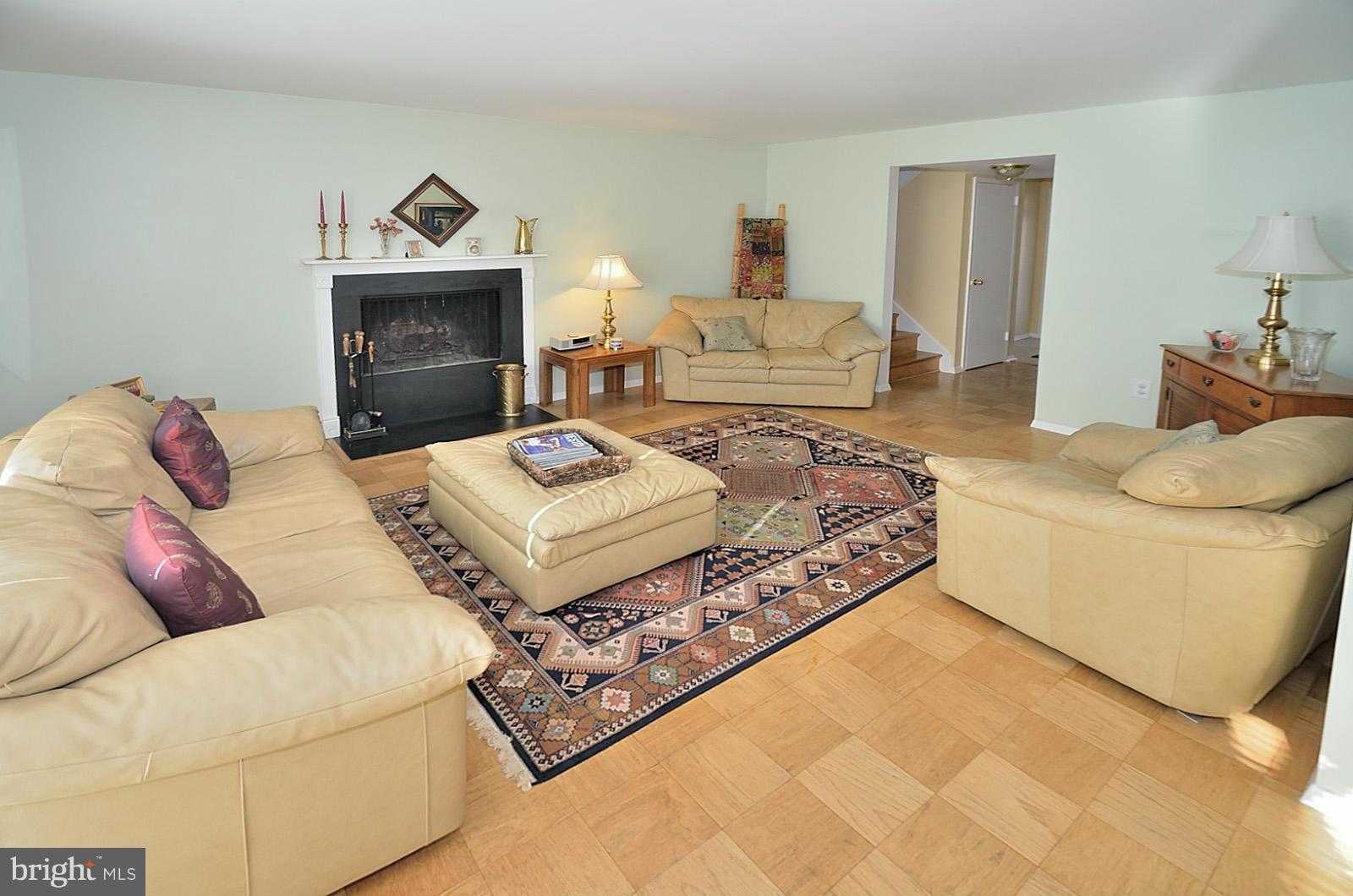 1730 Ivy Oak Square Reston, VA 20190 - Photo 4 of 25 Living Room