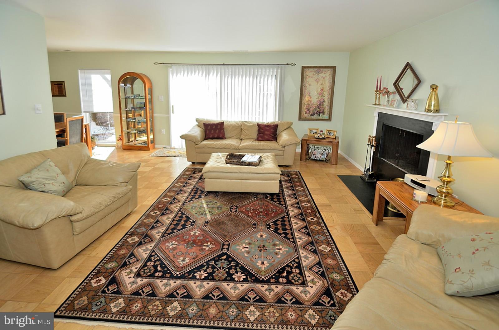 1730 Ivy Oak Square Reston, VA 20190 - Photo 5 of 25 Living Room