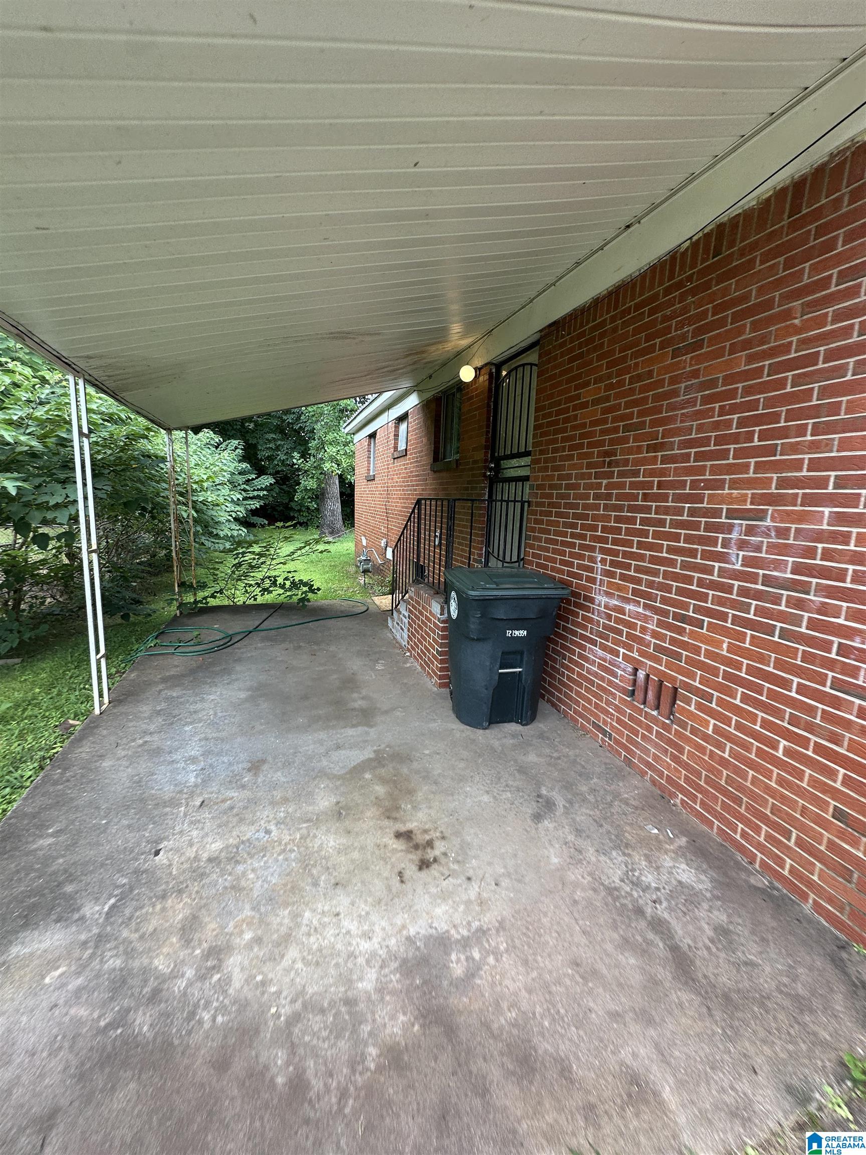 1657 Southwest 18th Way Birmingham, AL 35211 - Photo 3 of 13