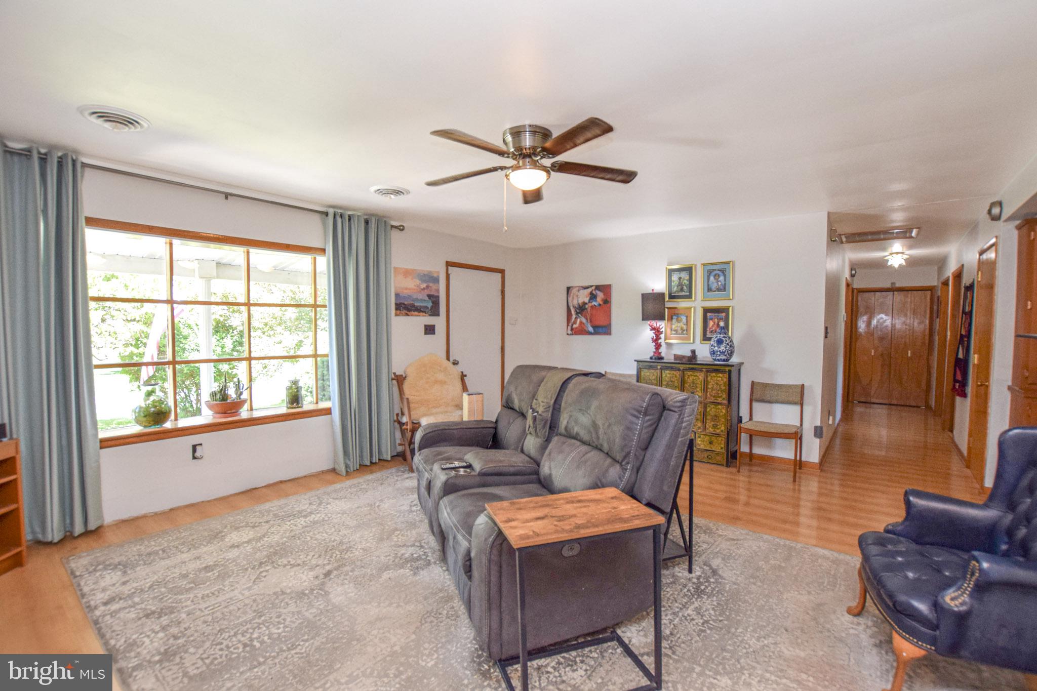 894 Files Cross Road Martinsburg, WV 25404 - Photo 8 of 40
