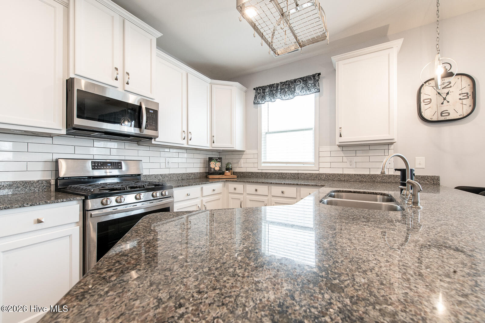 754 Justify Loop Graniteville, SC 29829 - Photo 3 of 39 Granite Countertops!
