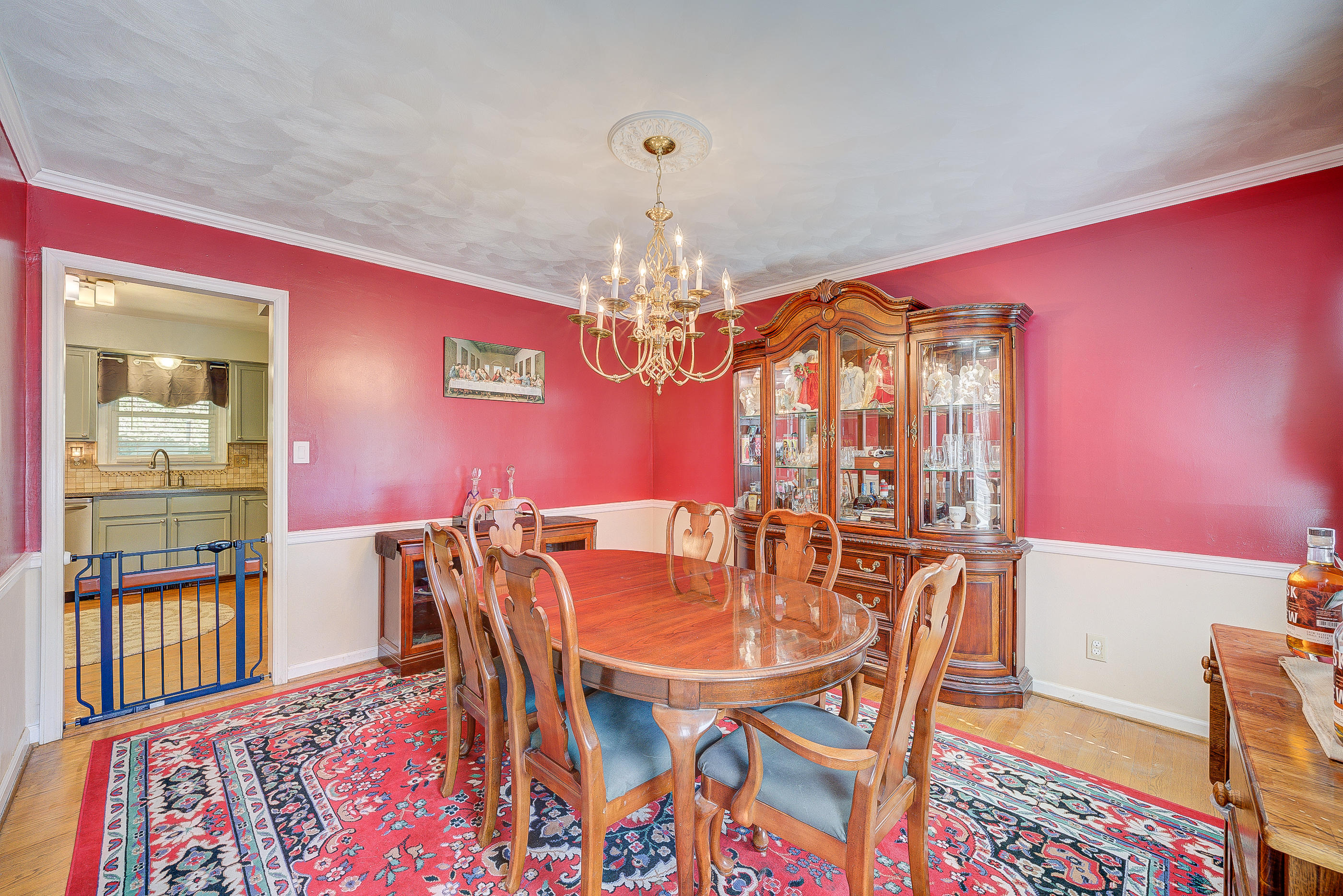 6177 Burnham Road Roanoke, VA 24018 - Photo 2 of 40 84