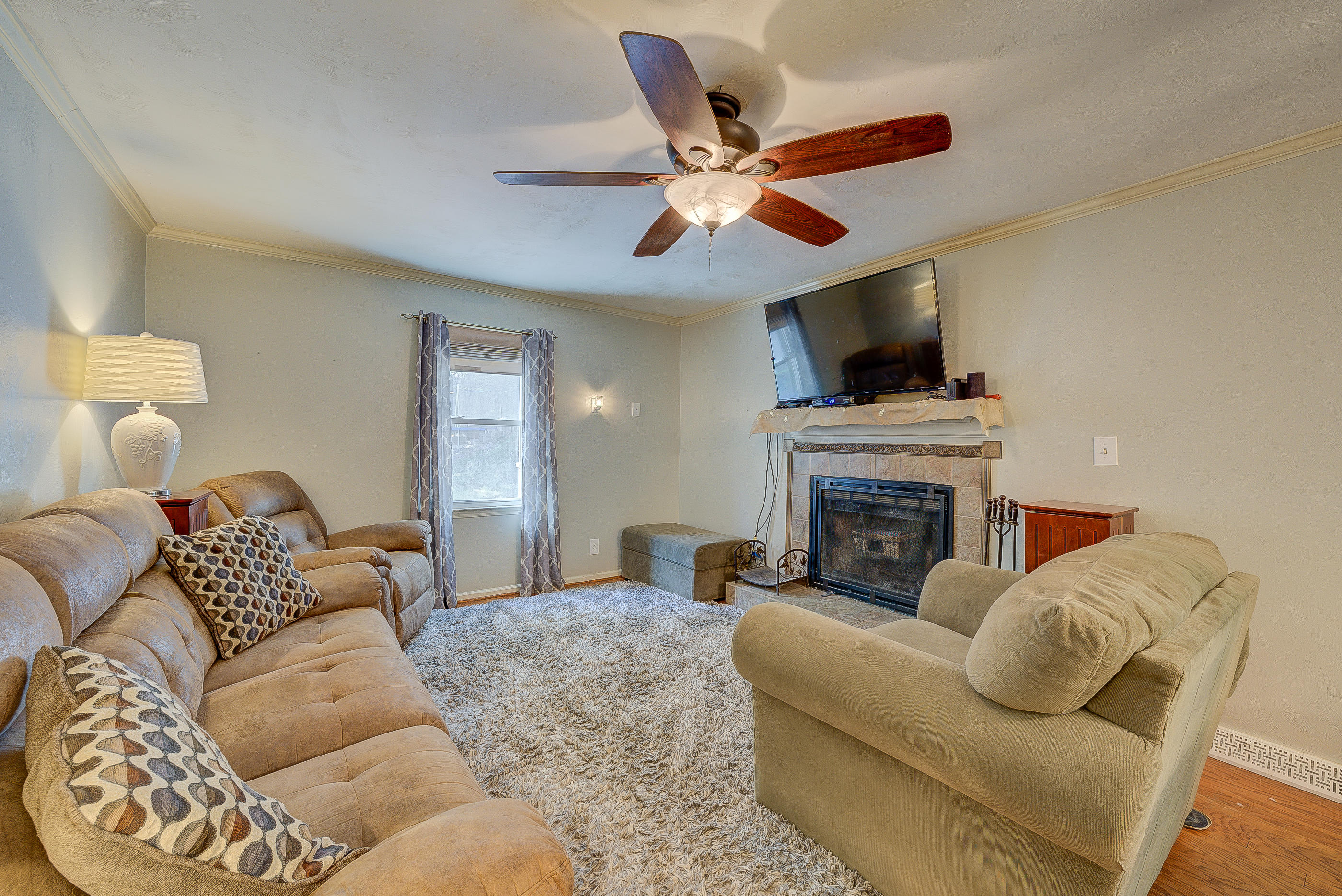 6177 Burnham Road Roanoke, VA 24018 - Photo 7 of 40 96