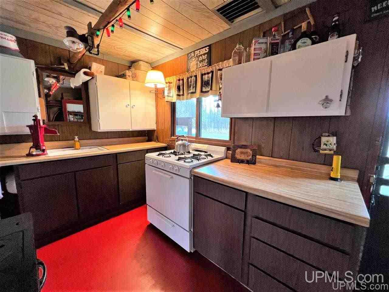 30662 Co Road Cornell, MI 49818 - Photo 7 of 42