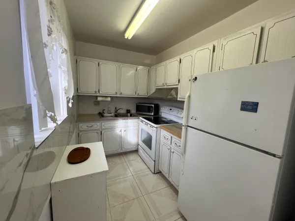 $1,200 | 2840 Cynthia Lane, Unit 207, Lake Worth Beach, FL 33461