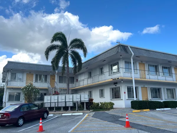 $1,200 | 2840 Cynthia Lane, Unit 207, Lake Worth Beach, FL 33461