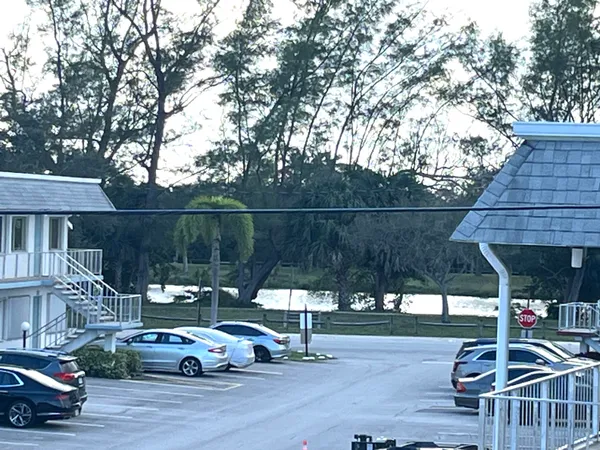 $1,200 | 2840 Cynthia Lane, Unit 207, Lake Worth Beach, FL 33461