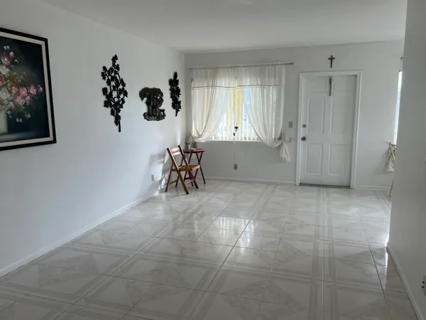 $1,200 | 2840 Cynthia Lane, Unit 207, Lake Worth Beach, FL 33461