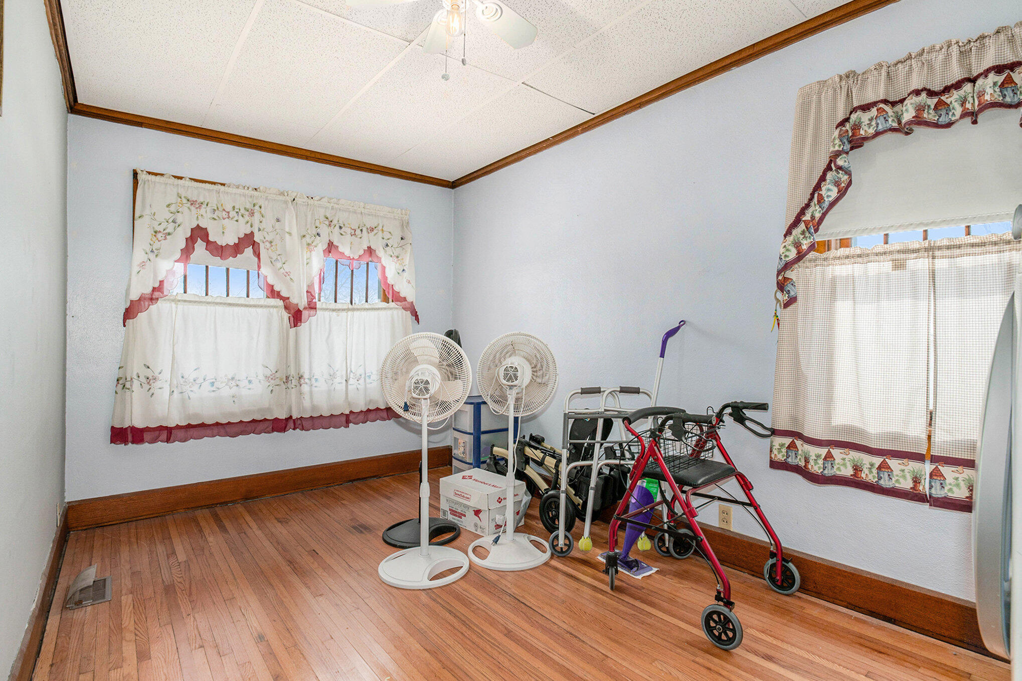 212 East Main Street Butler, IN 46721 - Photo 15 of 26 2038x1358