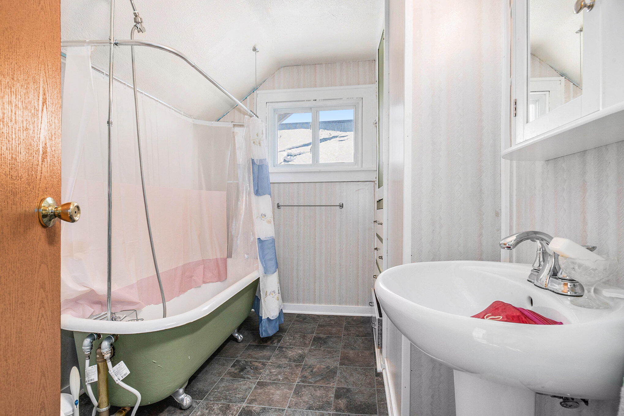 212 East Main Street Butler, IN 46721 - Photo 17 of 26 2038x1358