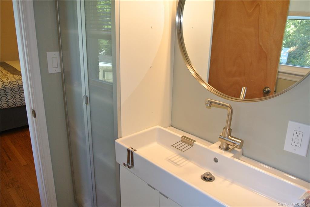 3611 Woodleaf Road, Unit 2 Charlotte, NC 28205 - Photo 13 of 21 Gallery Image 13