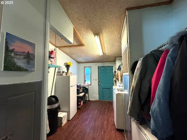 $270,000 | 424 Aker Drive, Myrtle Creek, OR 97457