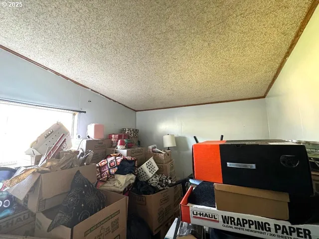 $270,000 | 424 Aker Drive, Myrtle Creek, OR 97457