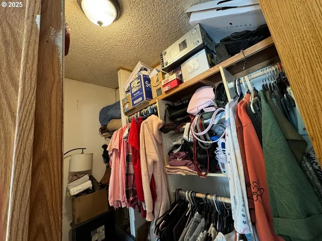 $270,000 | 424 Aker Drive, Myrtle Creek, OR 97457