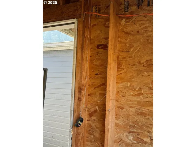 $270,000 | 424 Aker Drive, Myrtle Creek, OR 97457