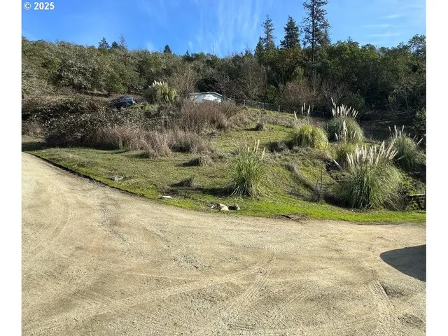 $270,000 | 424 Aker Drive, Myrtle Creek, OR 97457