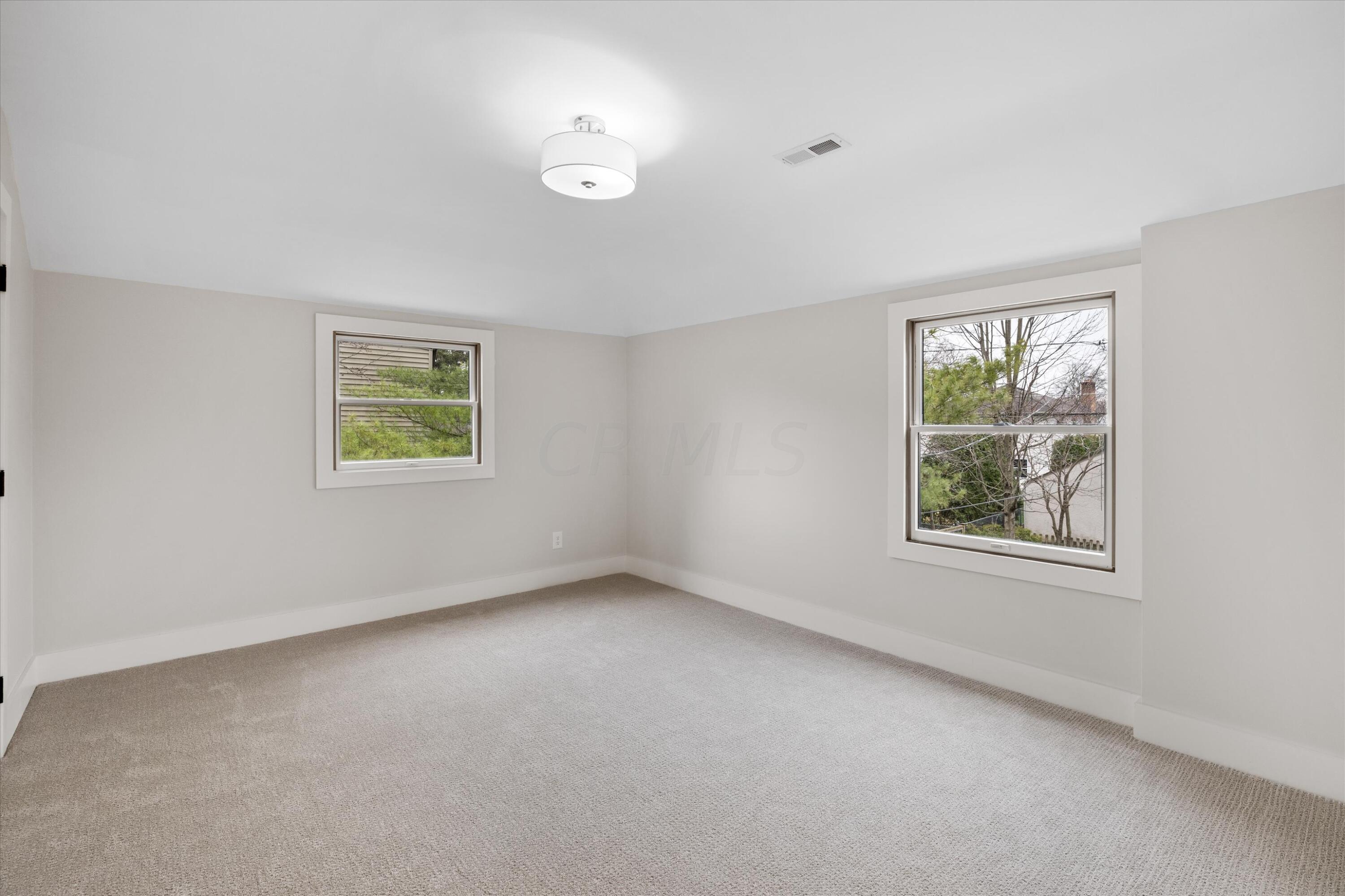 2225 Edington Road Columbus, OH 43221 - Photo 17 of 33 511A5972