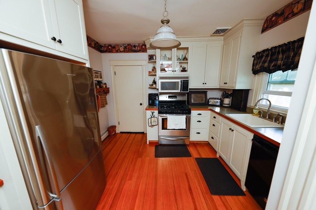 26 Harding Street Fall River, MA 02720 - Photo 7 of 34 Gallery Image 7