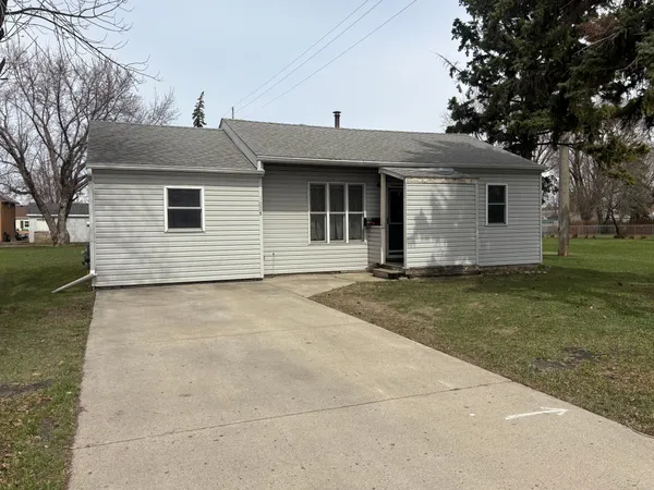 $92,000 | 1008 7th Avenue North, Wahpeton, ND 58075